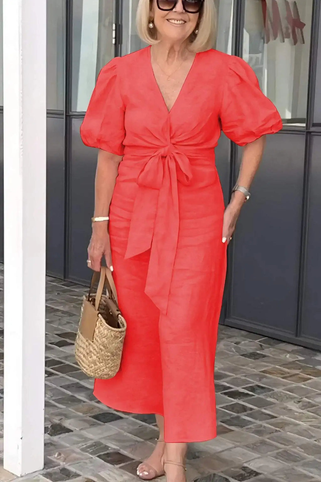 LYNORA | ROBE MIDI ÉLÉGANTE AVEC ENCOLURE EN V