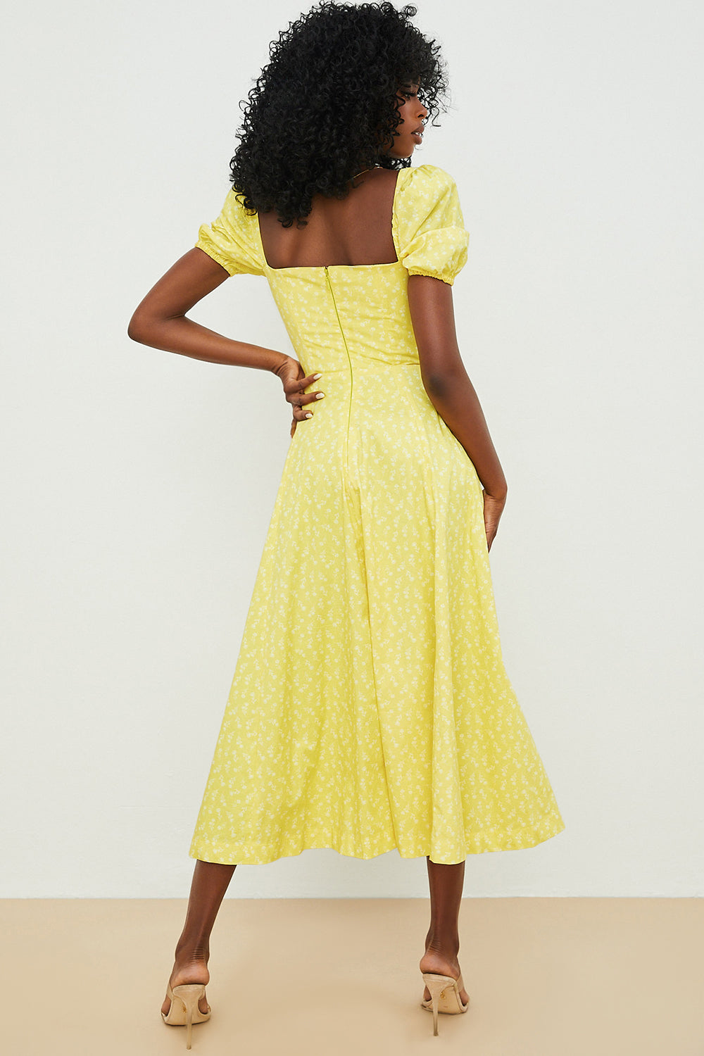Aviana - Robe Fleurie avec Manches Bouffantes